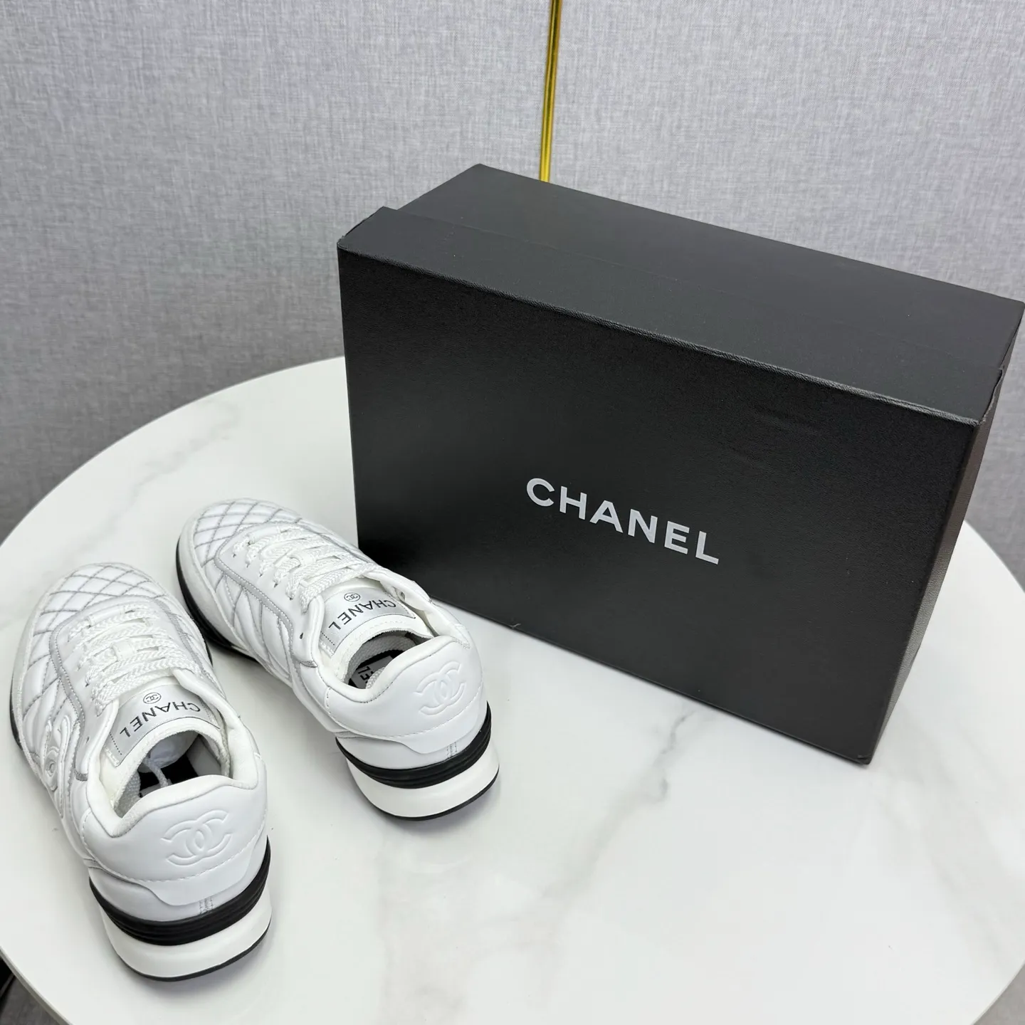 👟👟Ex-factory price 600👟👟Chanel Panda Shoes! 2025 counter's top casual sports shoes. This classic design; the upper is electro-embroidered with a variety of techniques; the outsole is fashionable and sporty; the unusual inclusion of a variety of color matching elements... The diversified mix and match is very good-looking and versatile, and can be used for leisure, fashion, sports, and outdoor... ꫛꫀꪝ Go➫ Materials: ❶Upper made of: original imported first-layer silk cowhide + original waterproof cloth + original first-layer cowhide ❷Inner lining: Original Yangli+wang ❸ Outsole based on: Original TPU combination outsole Counter boutique packaging complete set for women 35–41